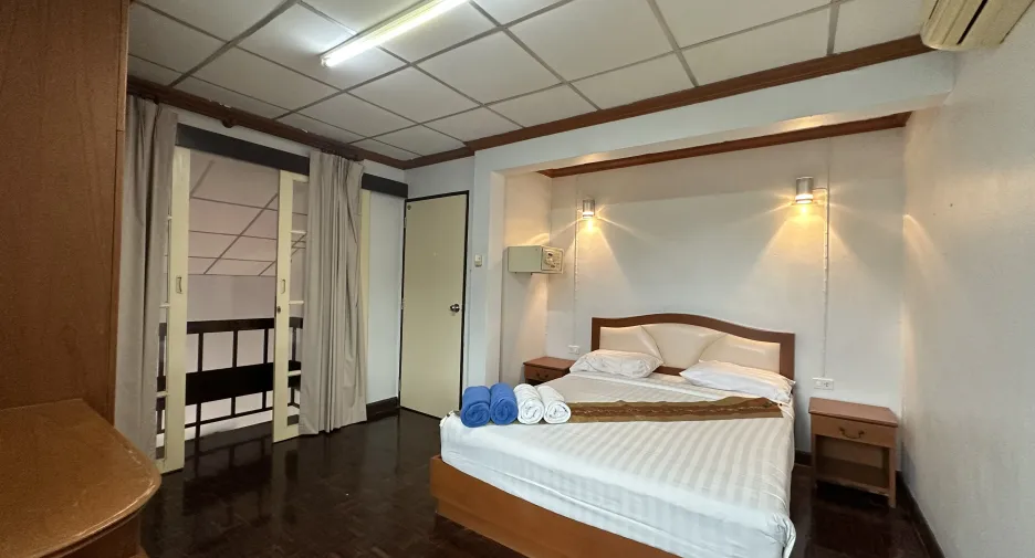 À louer 4 chambres villa à Mueang Phuket, Phuket