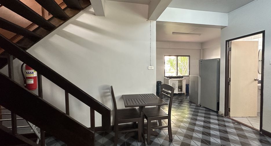 À louer 4 chambres villa à Mueang Phuket, Phuket