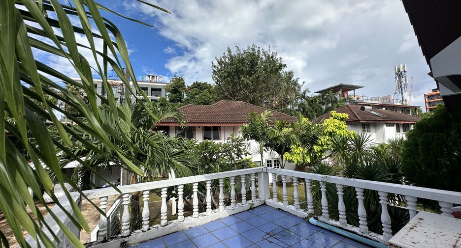 À louer 4 chambres villa à Mueang Phuket, Phuket