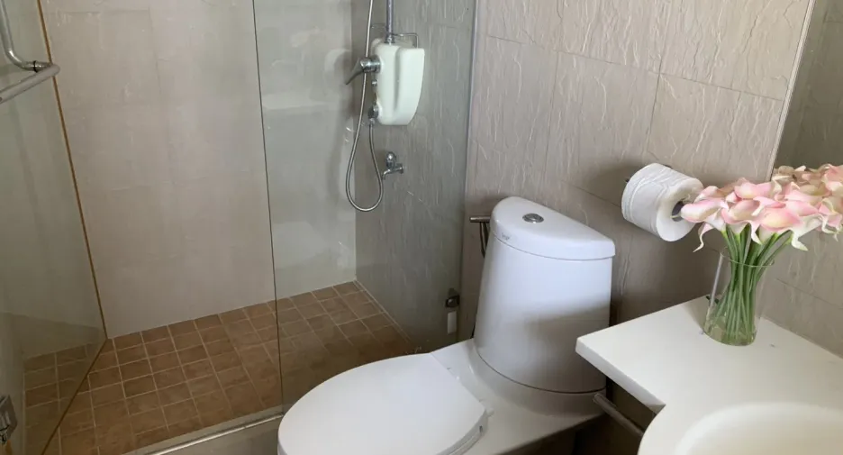 Аренда 3 спальни кондо в Ча Ам, Пхетбури
