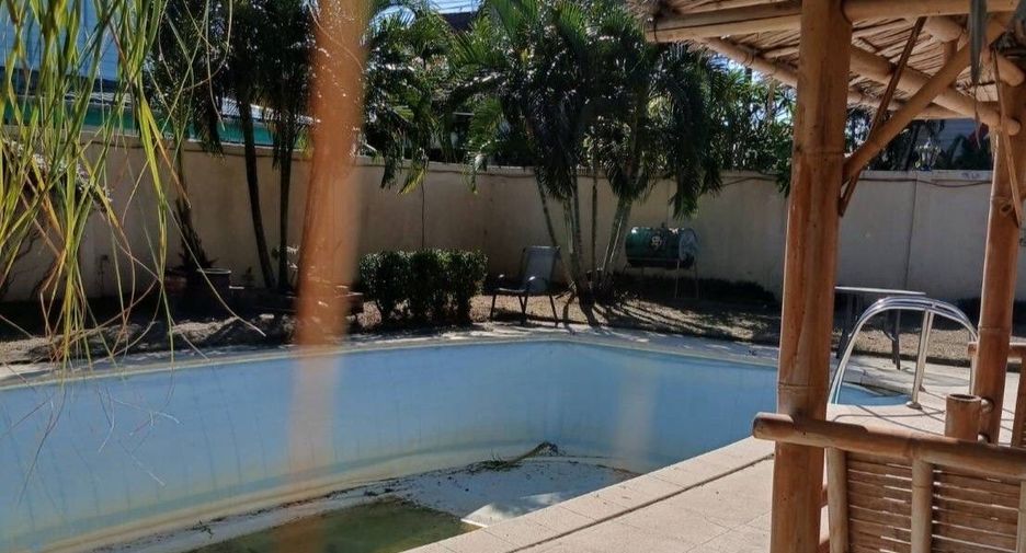 Villa zum Kauf mit 5 Zimmer in Mueang Phuket, Phuket