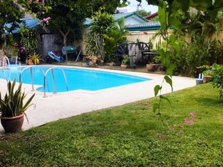 Villa zum Kauf mit 5 Zimmer in Mueang Phuket, Phuket