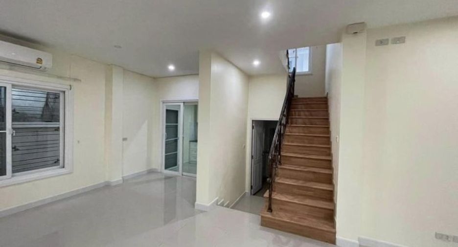 Casa en venta de 3 habitaciones en San Kamphaeng, Chiang Mai