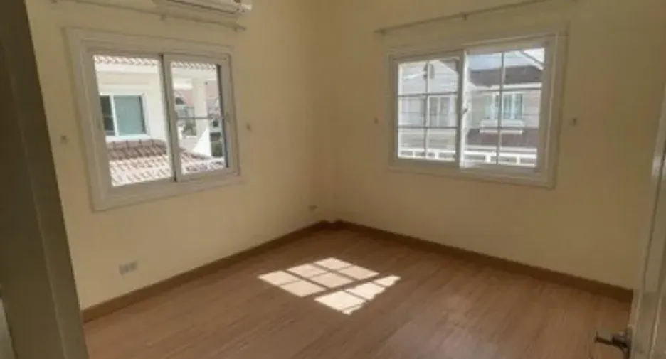 Casa en venta de 3 habitaciones en San Kamphaeng, Chiang Mai