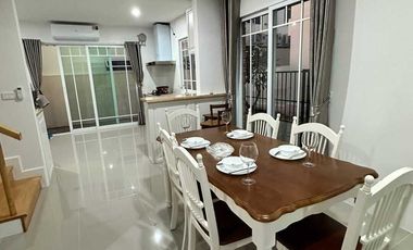 À louer 3 chambres maison à Bang Lamung, Chonburi