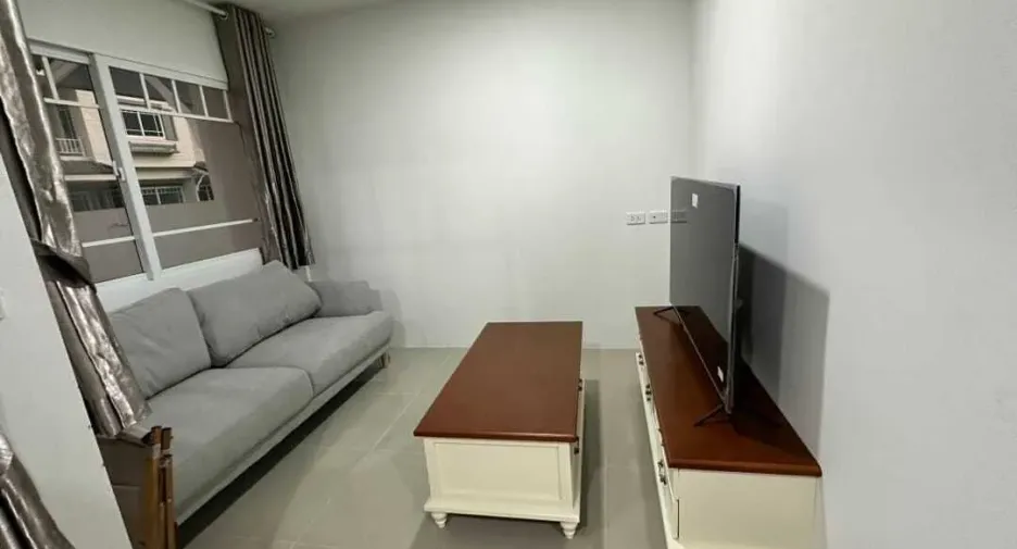 À louer 3 chambres maison à Bang Lamung, Chonburi