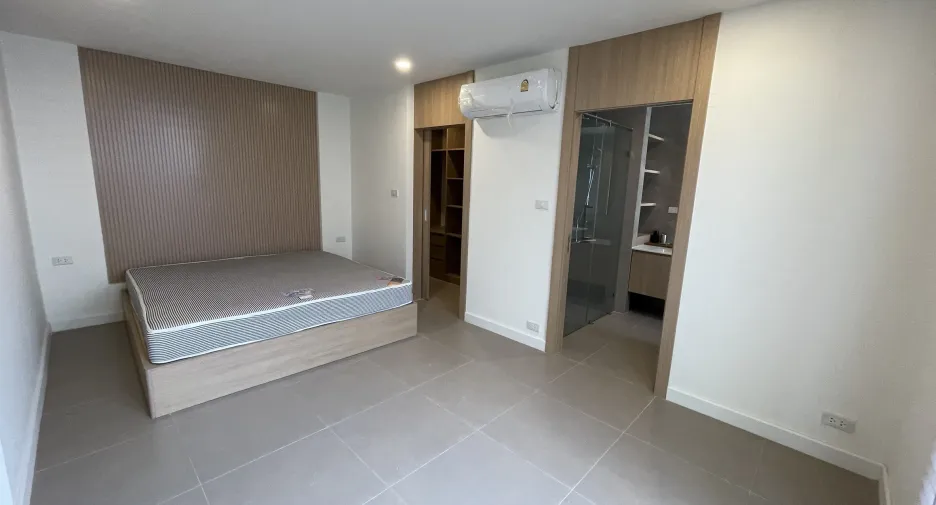 For sale 8 bedrooms house in Bang Lamung, Chonburi