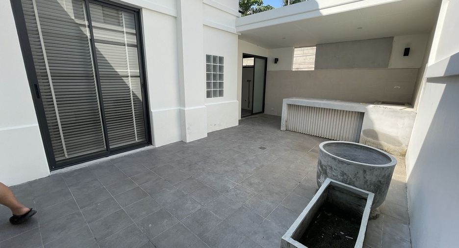 For sale 8 bedrooms house in Bang Lamung, Chonburi