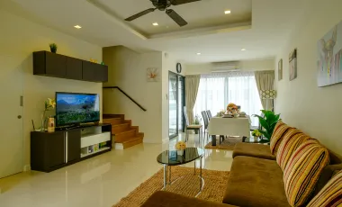 À vendre 3 chambres maison de ville à Thalang, Phuket