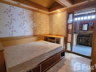 Продажа 2 спальни таунхаус в Щаттхана, Бангкок