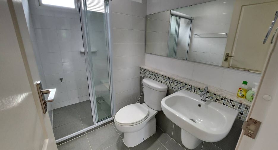 For rent 4 bedrooms house in Mueang Chiang Mai, Chiang Mai