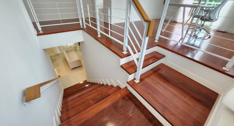 For rent 4 bedrooms house in Mueang Chiang Mai, Chiang Mai