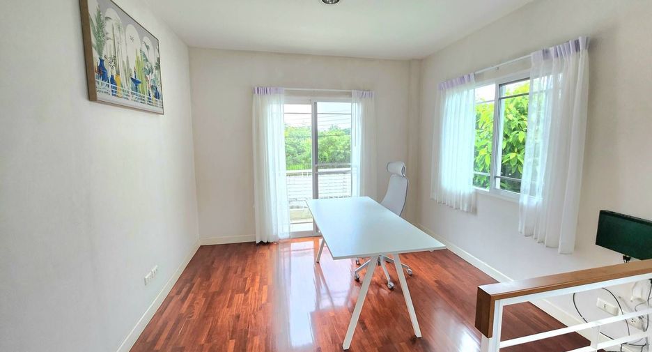 For rent 4 bedrooms house in Mueang Chiang Mai, Chiang Mai