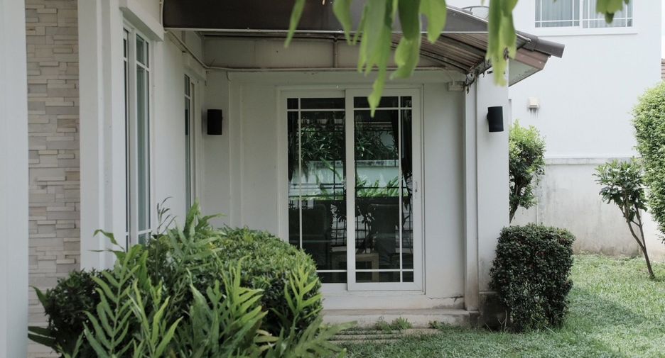 For rent 4 bedrooms house in Mueang Chiang Mai, Chiang Mai