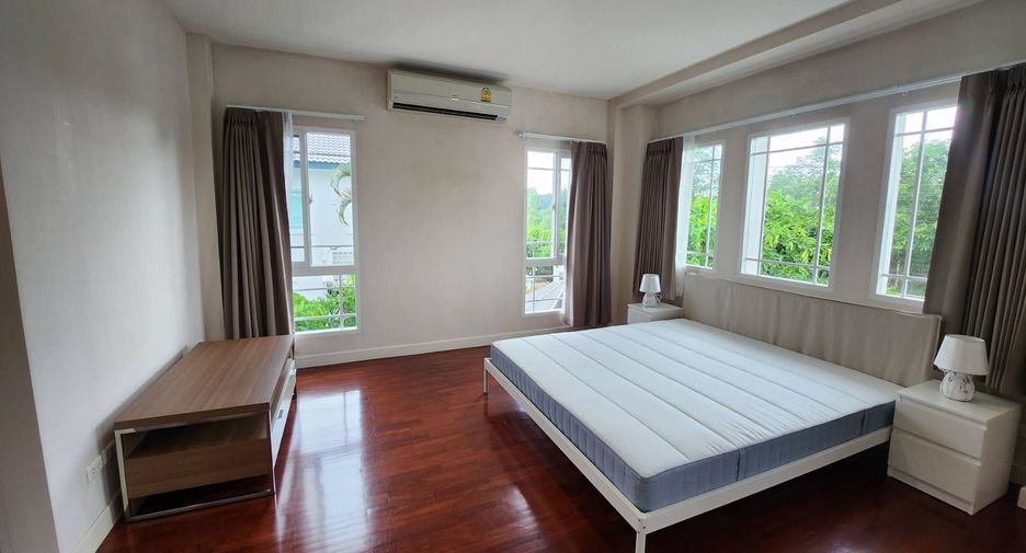 For rent 4 bedrooms house in Mueang Chiang Mai, Chiang Mai