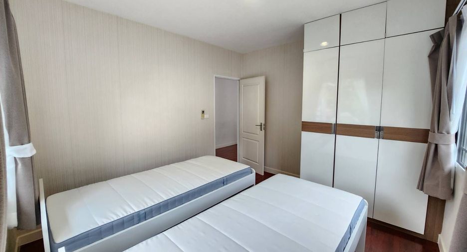 For rent 4 bedrooms house in Mueang Chiang Mai, Chiang Mai
