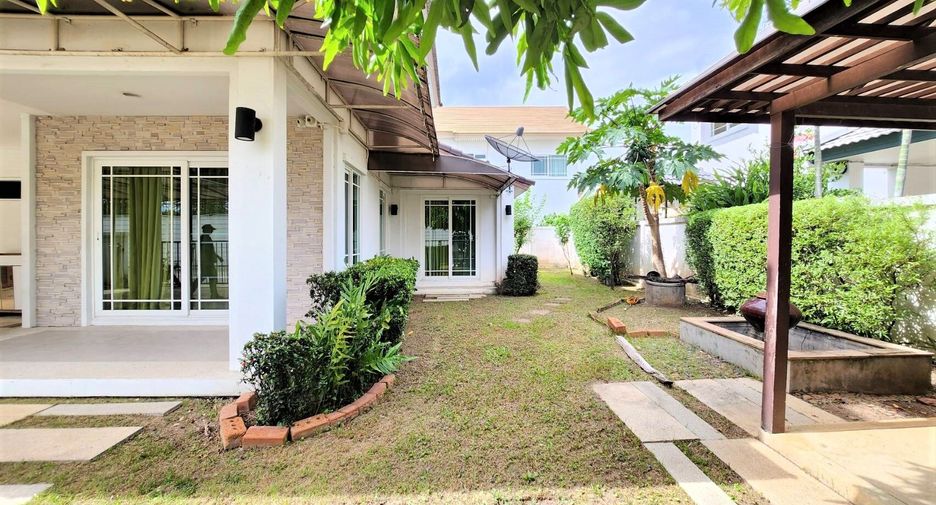 For rent 4 bedrooms house in Mueang Chiang Mai, Chiang Mai