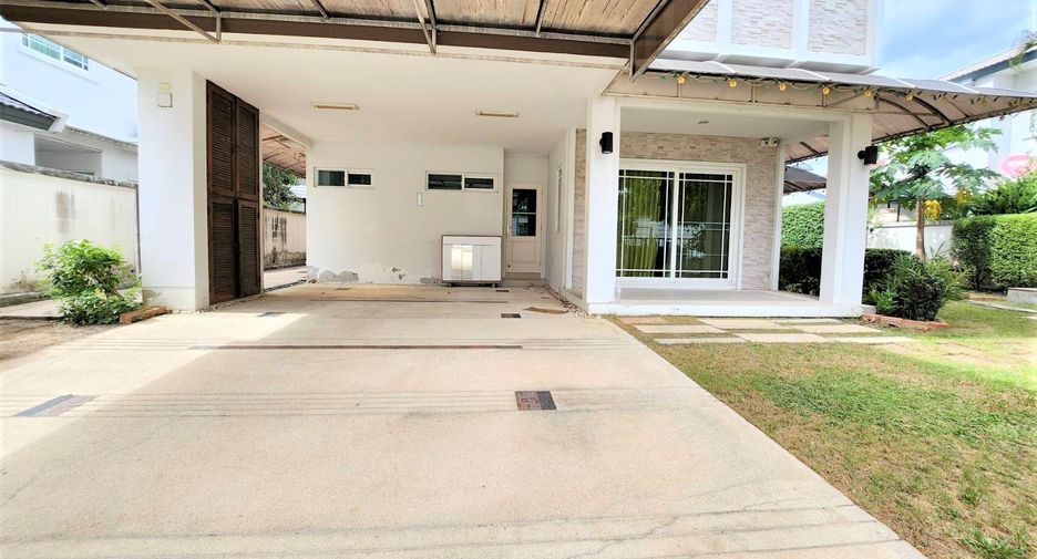 For rent 4 bedrooms house in Mueang Chiang Mai, Chiang Mai