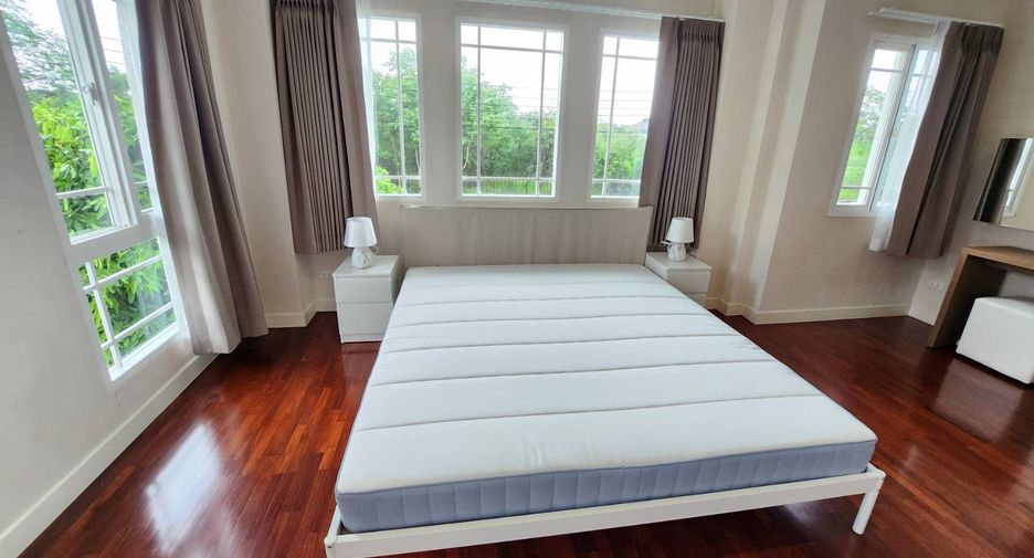 For rent 4 bedrooms house in Mueang Chiang Mai, Chiang Mai