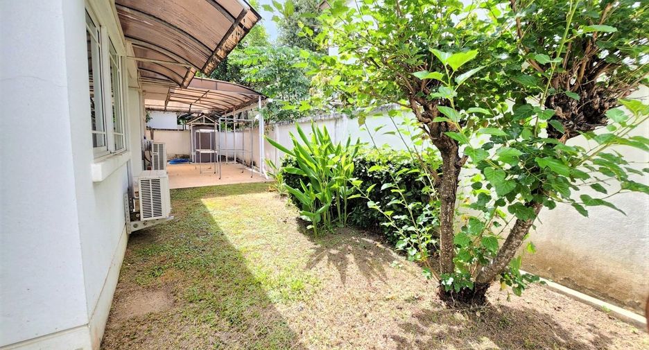 For rent 4 bedrooms house in Mueang Chiang Mai, Chiang Mai