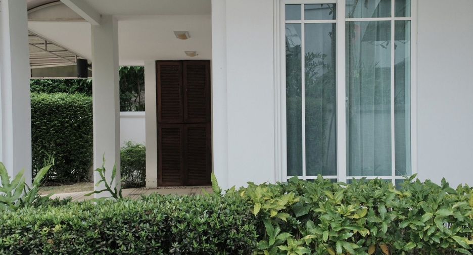 For rent 4 bedrooms house in Mueang Chiang Mai, Chiang Mai