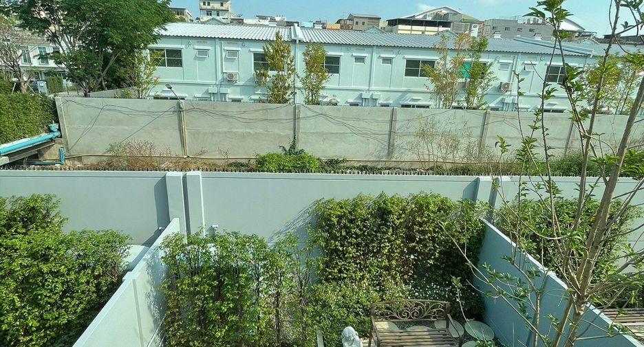 For sale and for rent 3 bedrooms house in Prawet, Bangkok