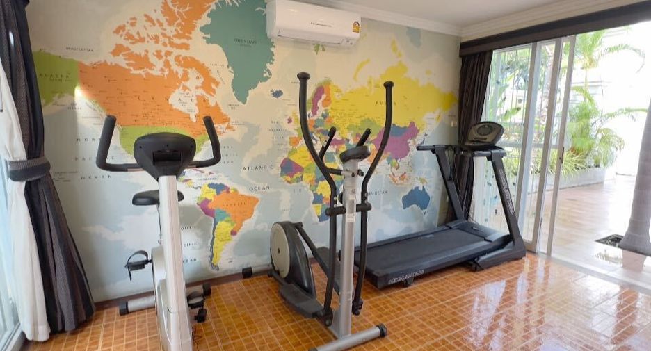 Casa en venta y en alquiler de 4 habitaciones en Jomtien, Pattaya