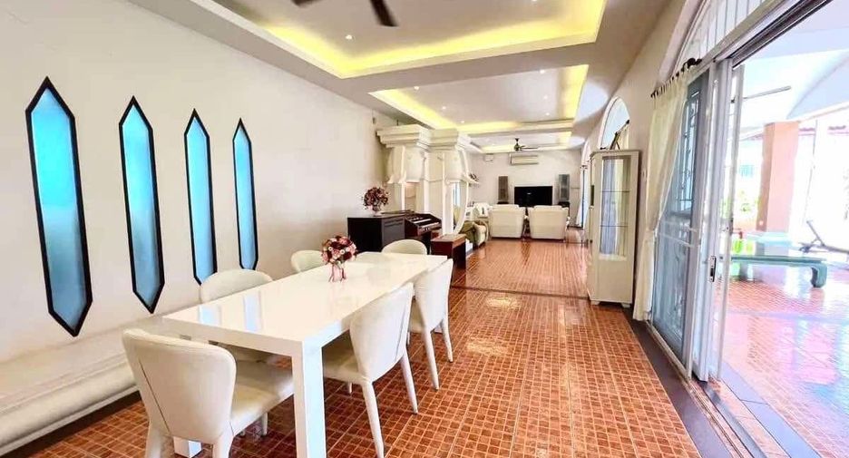 Casa en venta y en alquiler de 4 habitaciones en Jomtien, Pattaya