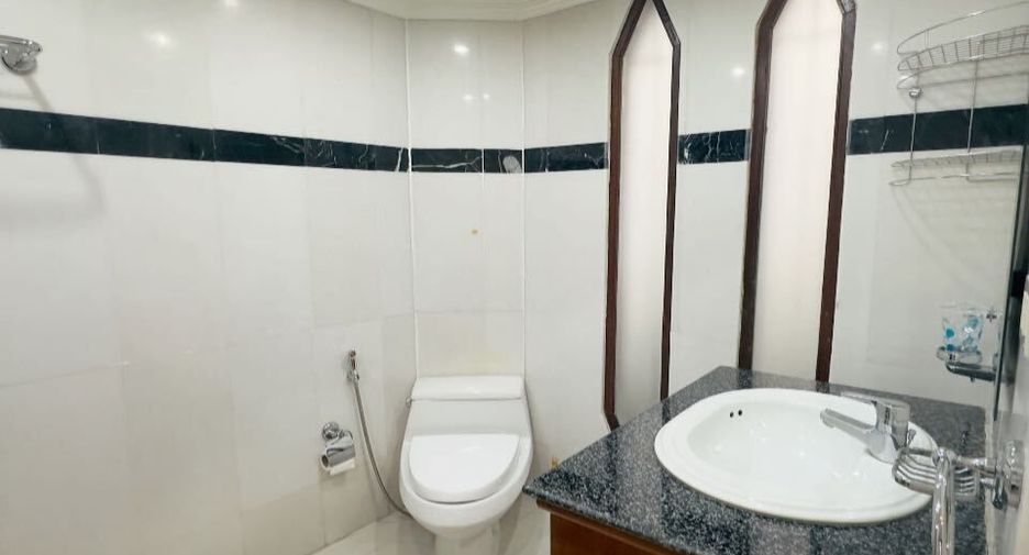 Casa en venta y en alquiler de 4 habitaciones en Jomtien, Pattaya