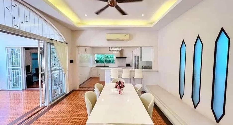 Casa en venta y en alquiler de 4 habitaciones en Jomtien, Pattaya