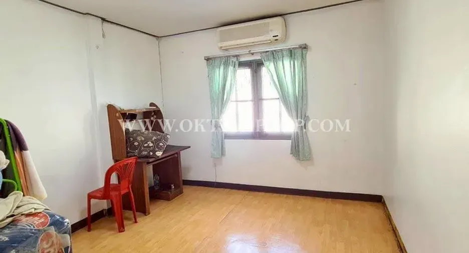 For sale 5 bedrooms townhouse in Bang Bua Thong, Nonthaburi