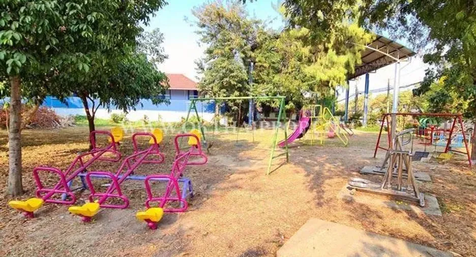 For sale 5 bedrooms townhouse in Bang Bua Thong, Nonthaburi