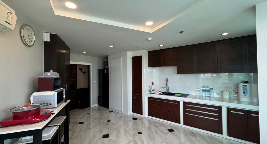 For sale 3 bedrooms condo in Bang Phlat, Bangkok