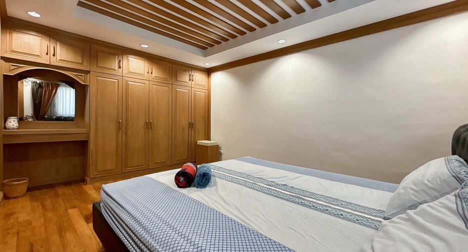 For sale 5 bedrooms townhouse in Hua Hin, Prachuap Khiri Khan