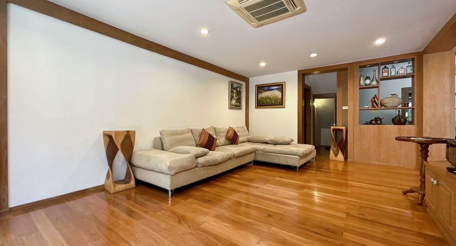 For sale 5 bedrooms townhouse in Hua Hin, Prachuap Khiri Khan
