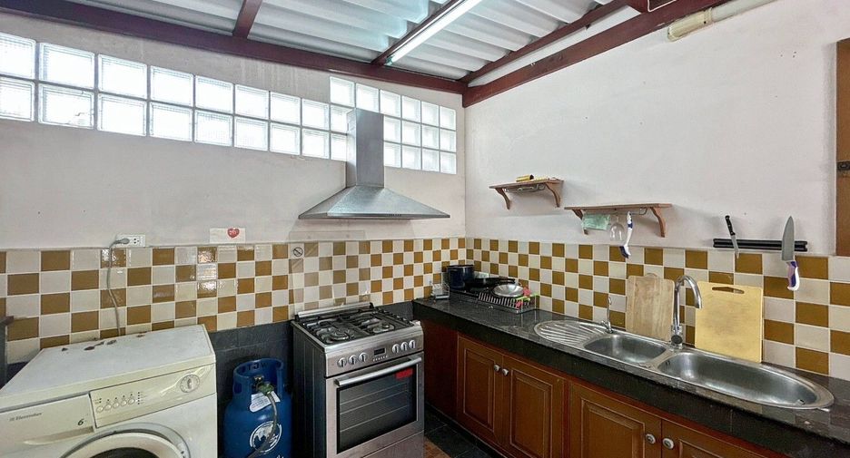 For sale 5 bedrooms townhouse in Hua Hin, Prachuap Khiri Khan