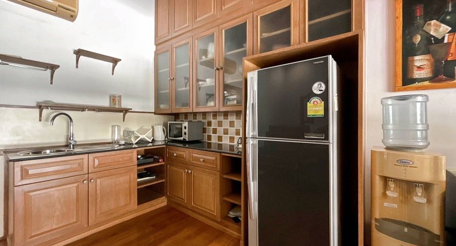 For sale 5 bedrooms townhouse in Hua Hin, Prachuap Khiri Khan