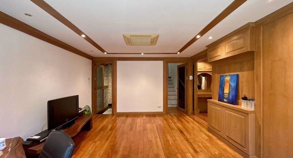 For sale 5 bedrooms townhouse in Hua Hin, Prachuap Khiri Khan