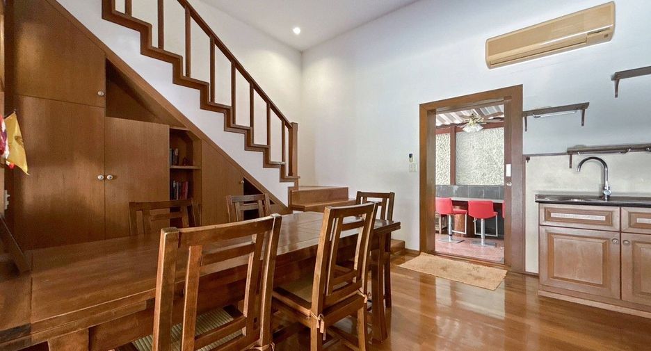 For sale 5 bedrooms townhouse in Hua Hin, Prachuap Khiri Khan