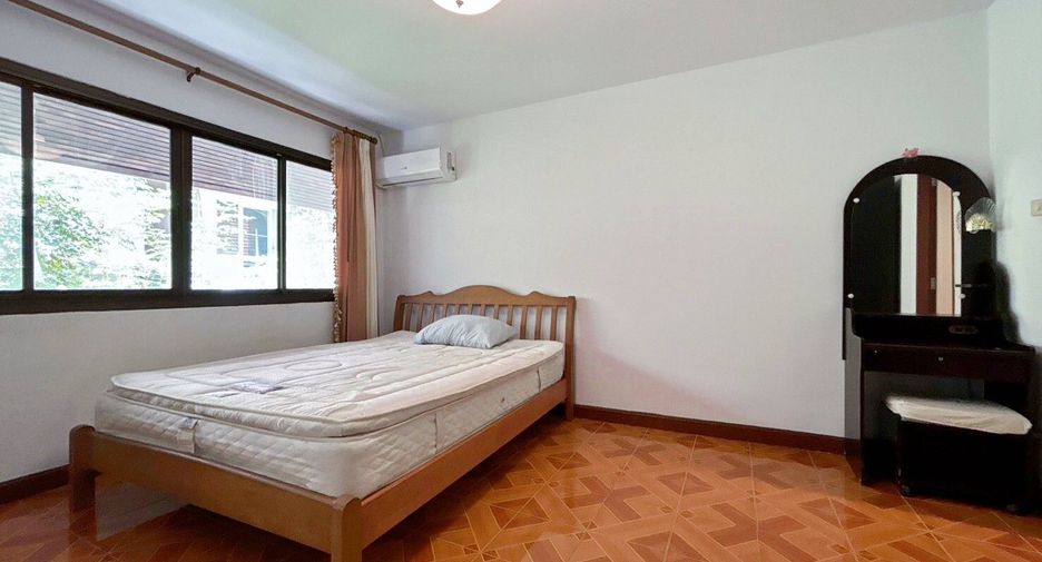 For sale 5 bedrooms townhouse in Hua Hin, Prachuap Khiri Khan