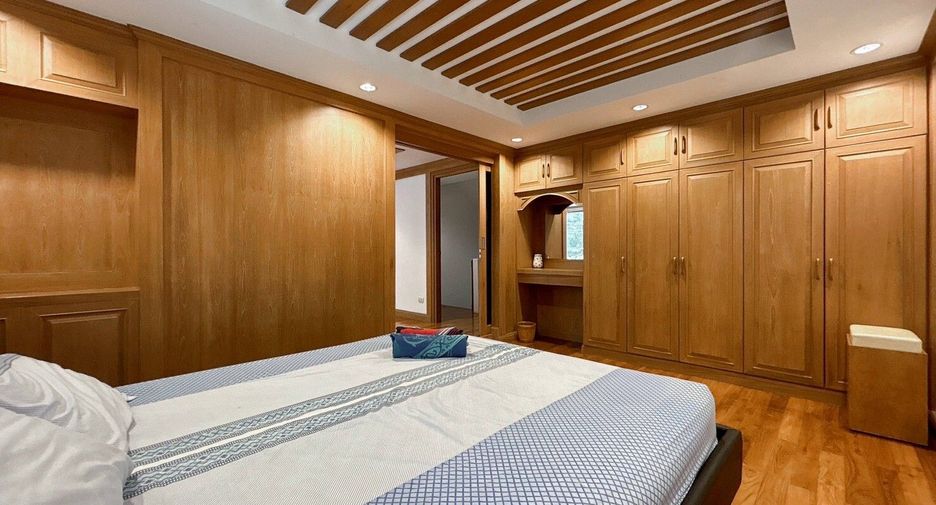 For sale 5 bedrooms townhouse in Hua Hin, Prachuap Khiri Khan