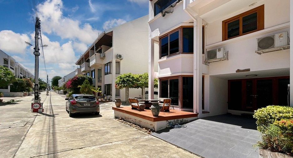 For sale 5 bedrooms townhouse in Hua Hin, Prachuap Khiri Khan