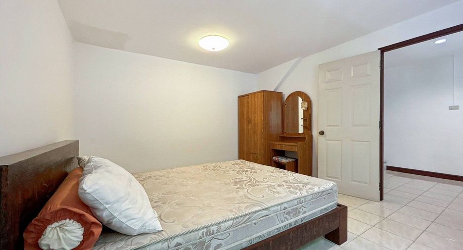 For sale 5 bedrooms townhouse in Hua Hin, Prachuap Khiri Khan