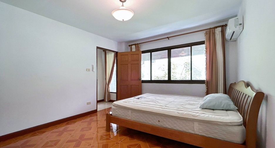 For sale 5 bedrooms townhouse in Hua Hin, Prachuap Khiri Khan