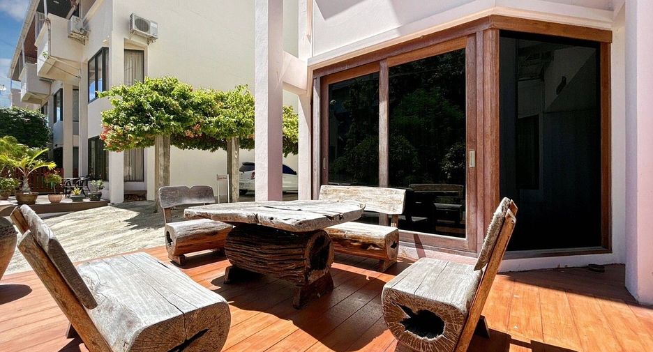 For sale 5 bedrooms townhouse in Hua Hin, Prachuap Khiri Khan
