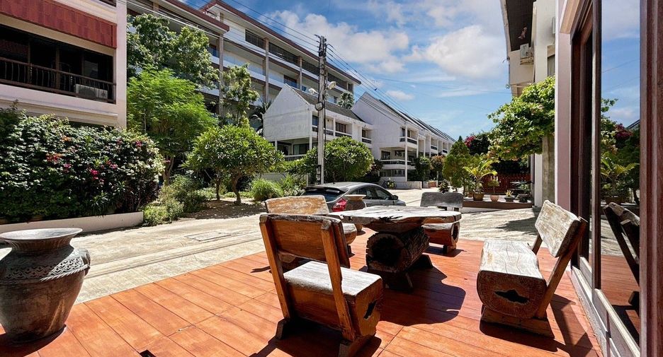 For sale 5 bedrooms townhouse in Hua Hin, Prachuap Khiri Khan