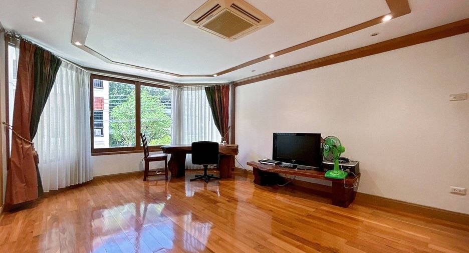 For sale 5 bedrooms townhouse in Hua Hin, Prachuap Khiri Khan
