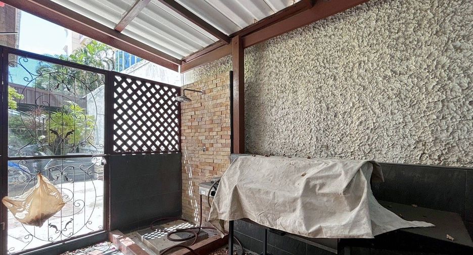 For sale 5 bedrooms townhouse in Hua Hin, Prachuap Khiri Khan