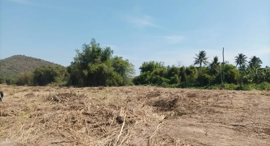 Terreno en venta en Pran Buri, Prachuap Khiri Khan