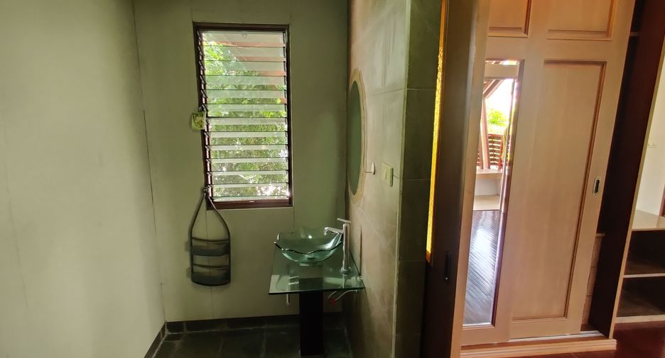For rent 4 bedrooms house in Hua Hin, Prachuap Khiri Khan